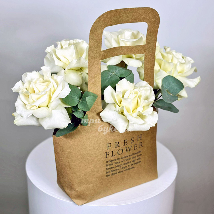 Сумка французских роз сорта Мондиаль (вид слева)